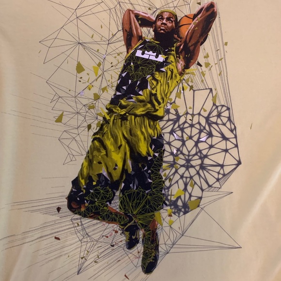 LeBron James Nike T Shirt - Picture 2 of 3
